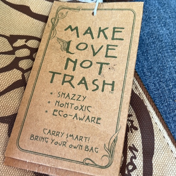 Make Love Not Trash Crossbody Purse - Picture 7 of 9